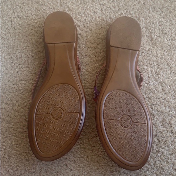 Italiana sandals with small heel and flowers - Picture 3 of 5